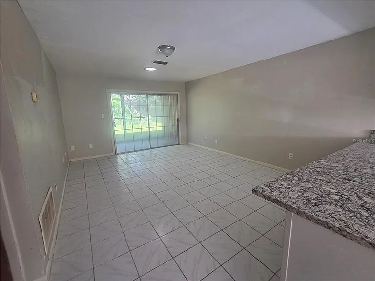 1320 Markham Ave — Photo 2