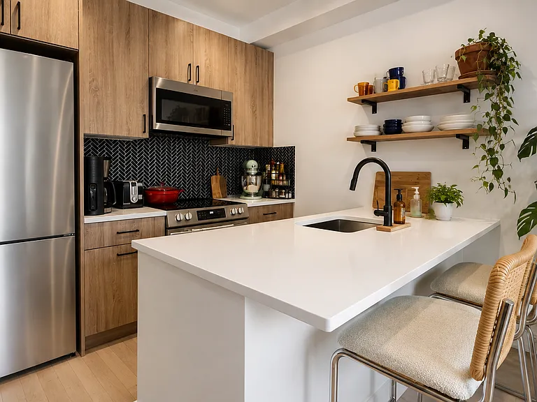 126 Winthrop St #4 — Photo 3