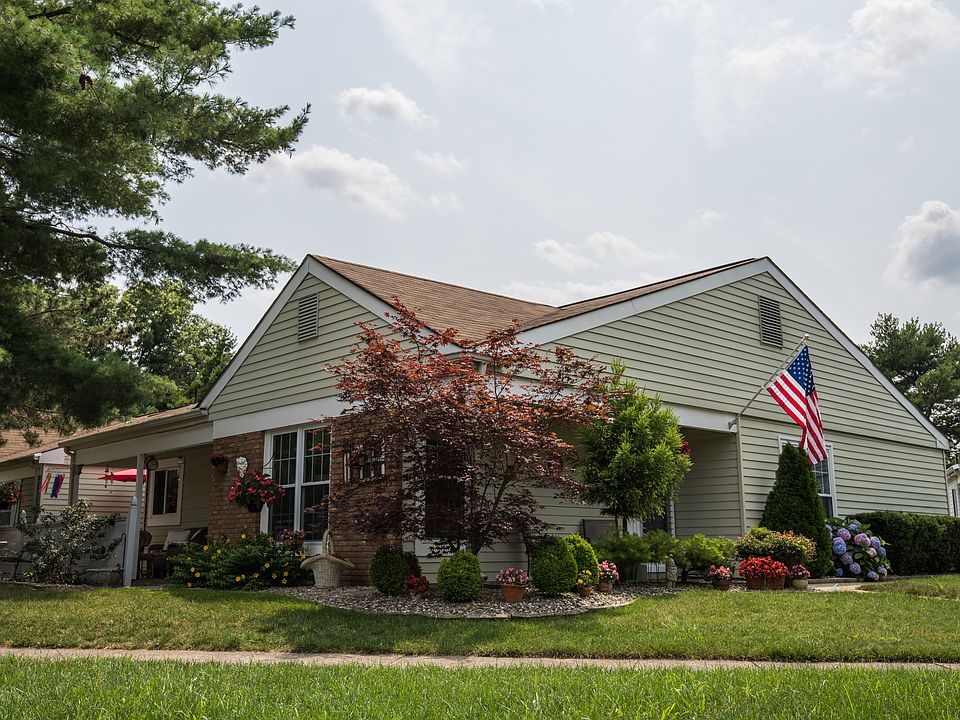 1st image of 538C Warwick Ct