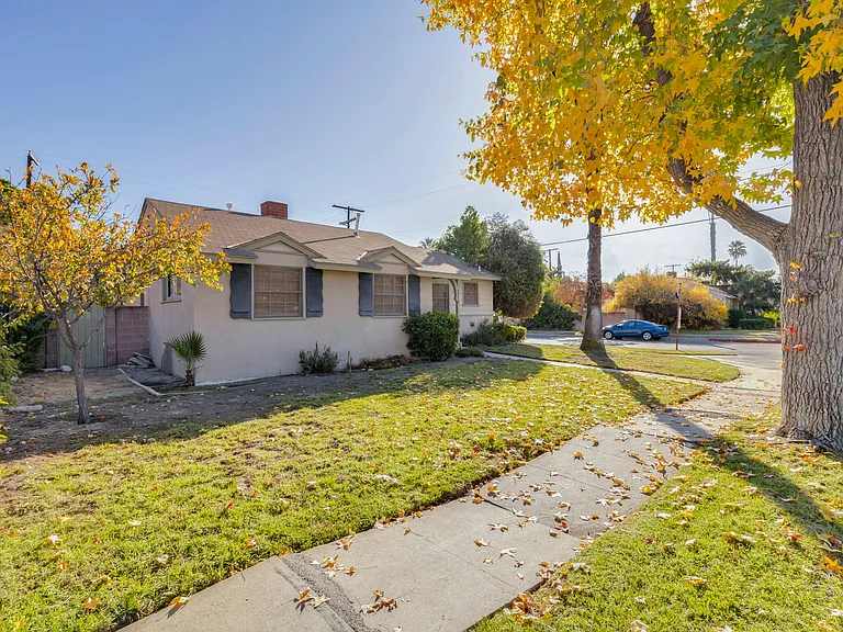 7716 Teesdale Ave — Photo 25
