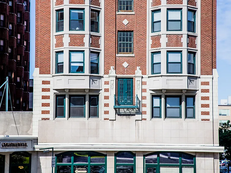 Continental Towers — Photo 1