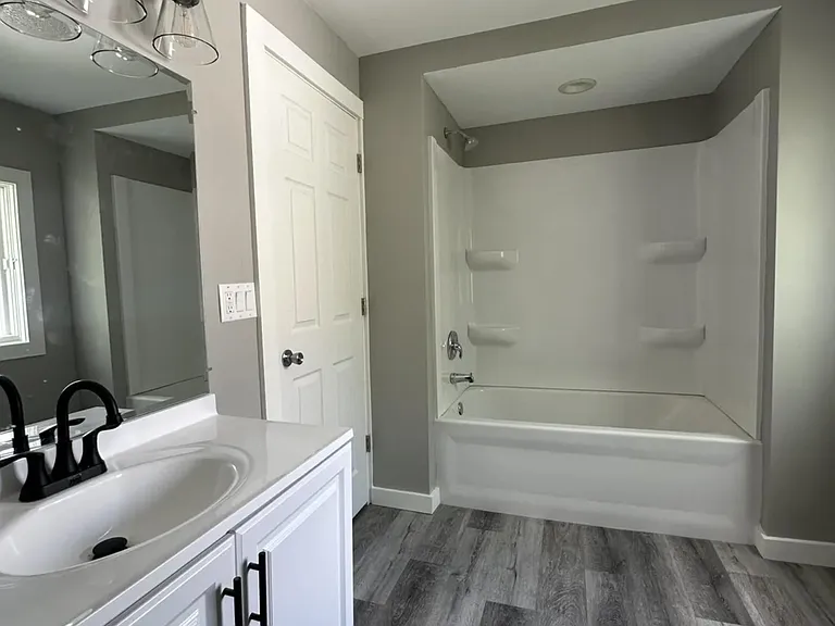 716 Weller Ave — Photo 13