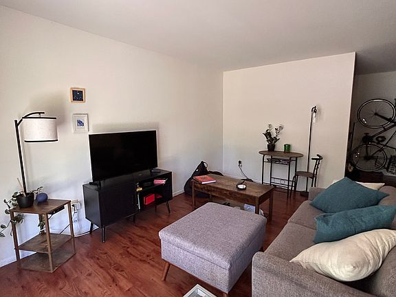 3rd image of 716 SW 16th Ave APT 106