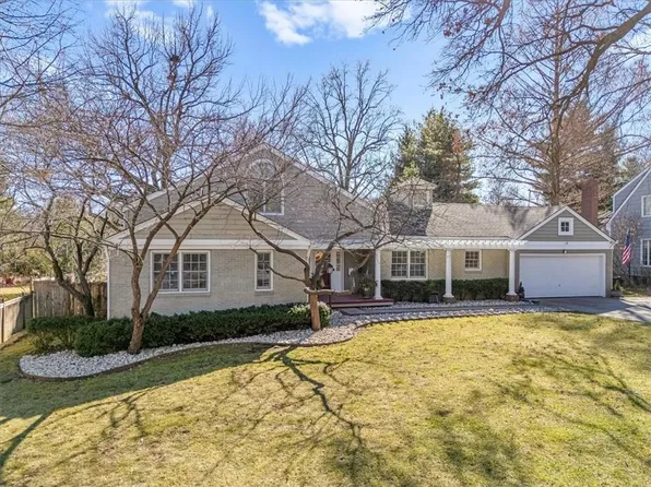 3601 W 63rd St, Mission Hills, KS 66208
