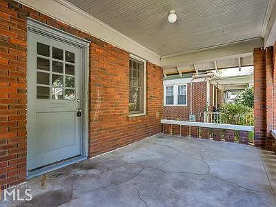1424 Hartford Ave SW — Photo 3