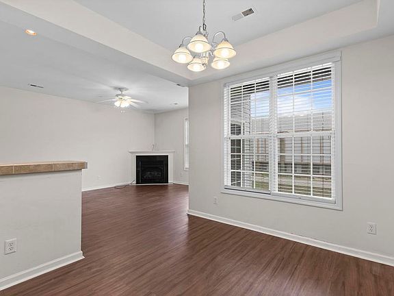 4th image of 301 Triton Ln