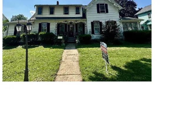 236 E Middle St, Chelsea, MI 48118