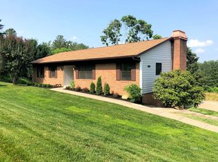 7788 Country Club Rd, Athens, OH 45701