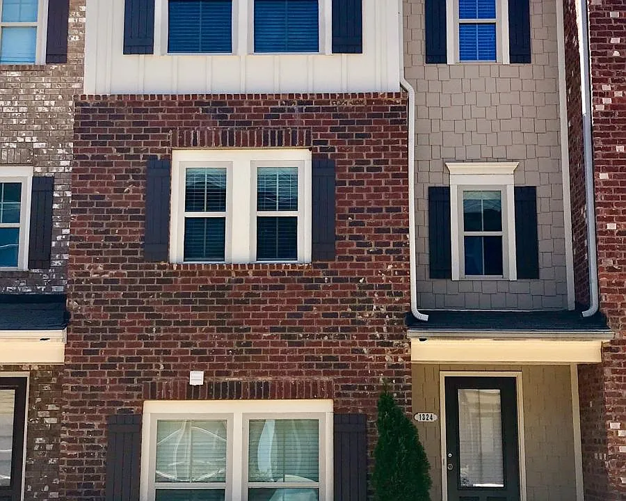 1324 Kingston Trl