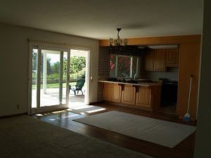 open kitchen to family room