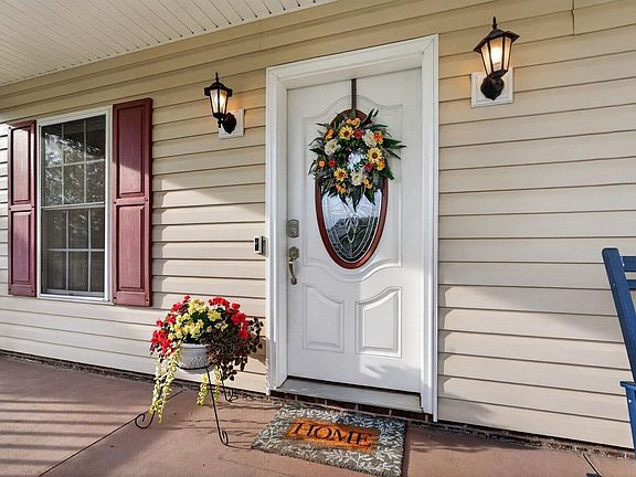 3rd image of 264 Dylan Cir
