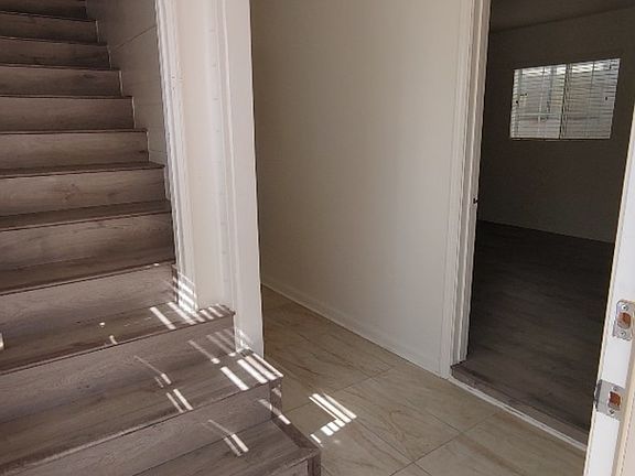 4th image of 2217 S Hobart Blvd #4
