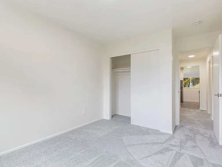 Barrett Apartments — Photo 58