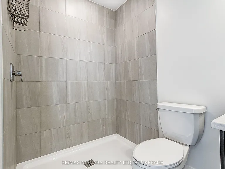 461 Blackburn Dr — Photo 33