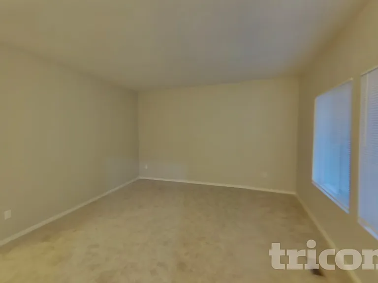 6816 S Warner St — Photo 2