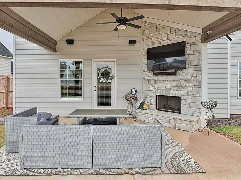 3080 Wynn Way — Photo 36