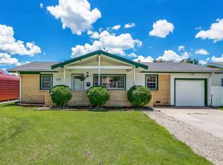 2221 W Wildwood Rd, Wichita, KS 67217