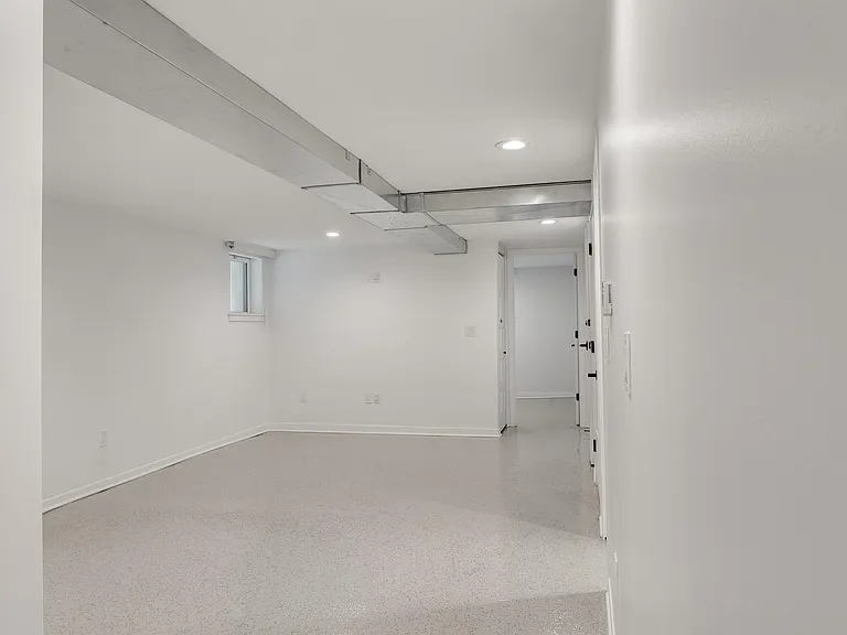 632 Prentis St — Photo 10
