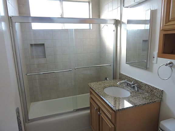 3rd image of 11937 W Jefferson Blvd #1