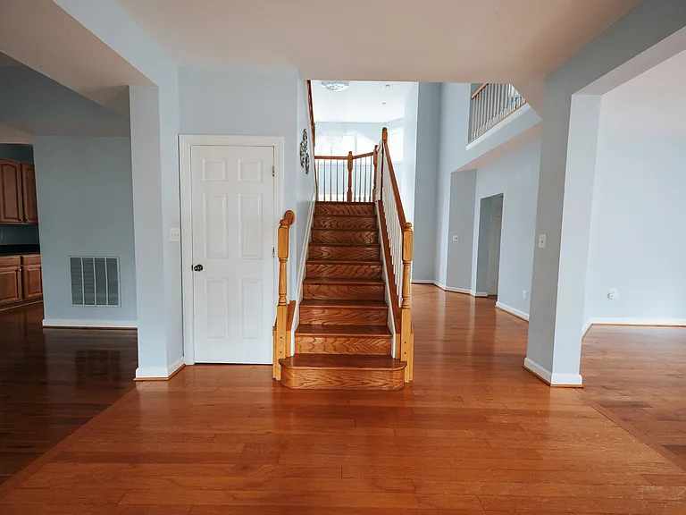1832 Woods Edge Dr NE — Photo 2