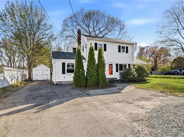 25 Pine Swamp Rd, Cumberland, RI 02864