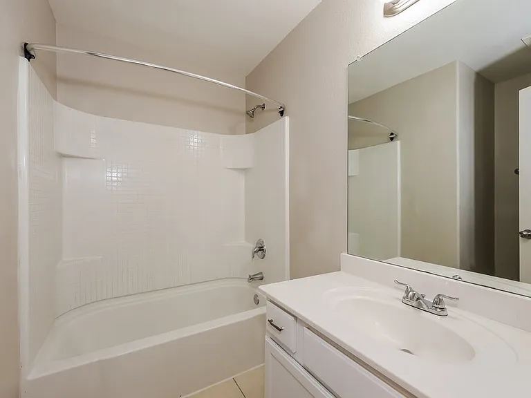 8820 Elk Creek Ln — Photo 14