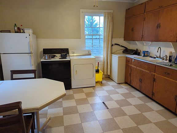 5th image of 306 Cunningham St #1