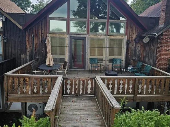 781 S Shore Trl, Central City, PA 15926
