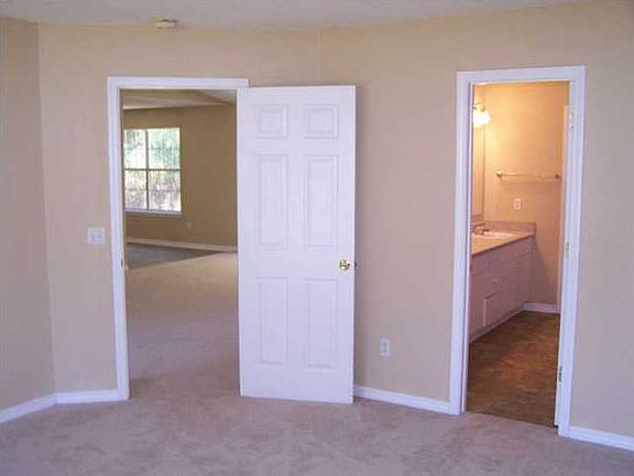 5th image of 6721 Community Dr