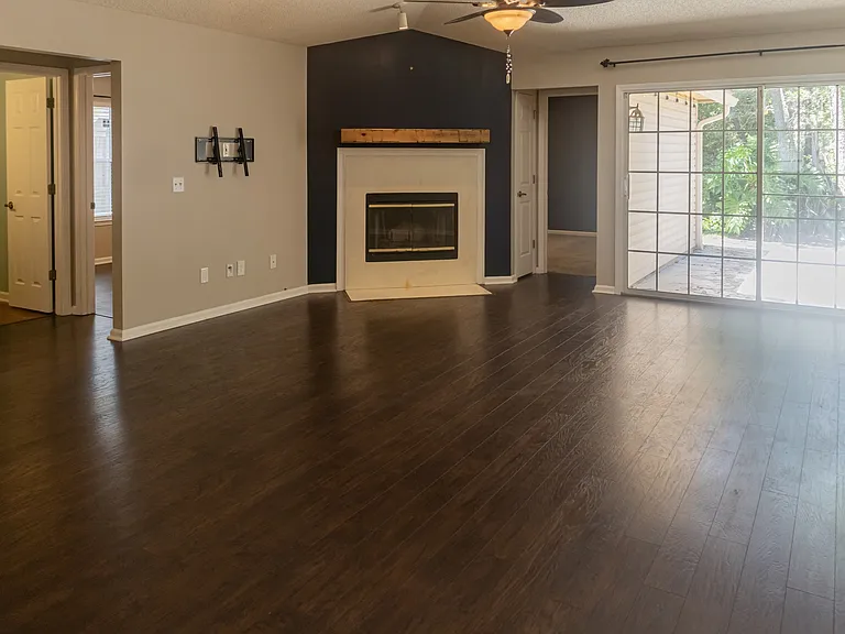 1714 Ashmore Green Dr — Photo 5