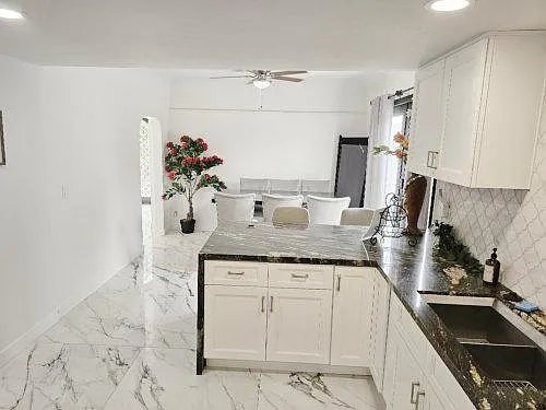 4 bed, 4.0 bath, 2148 sqft, $1,477 — Photo 4