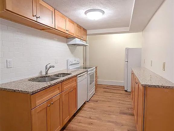 2nd image of 170 Highland Ave APT 1