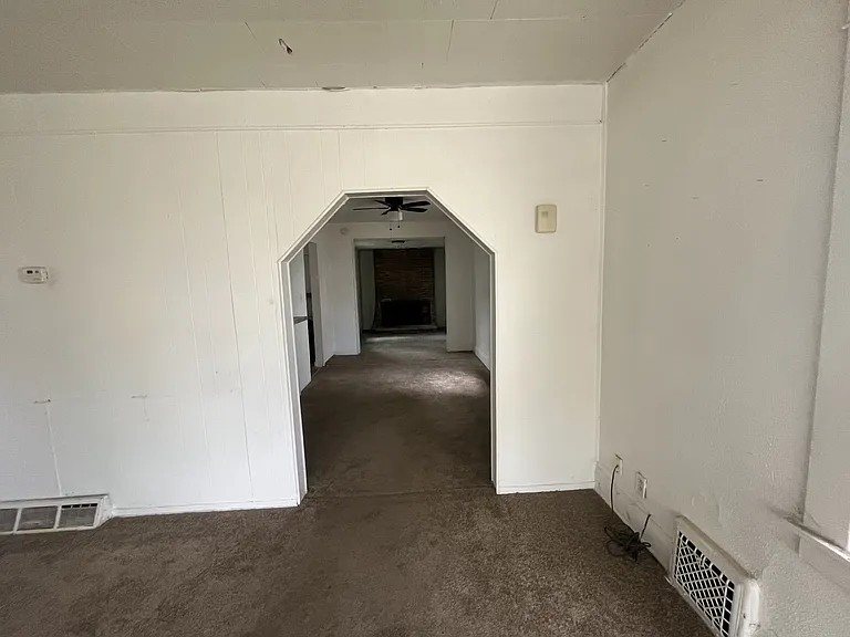 2515 Lexington Ave — Photo 3