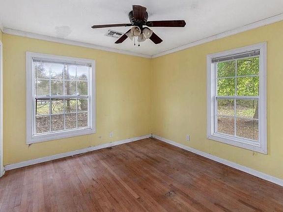 5th image of 2681 Miller Ave