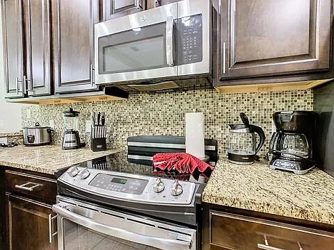 8137 Roseville Blvd — Photo 14