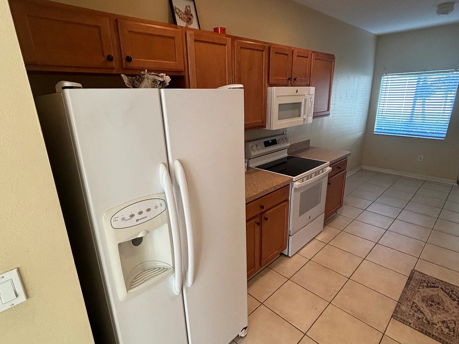 3 bed, 2.5 bath, $2,300 — Photo 2