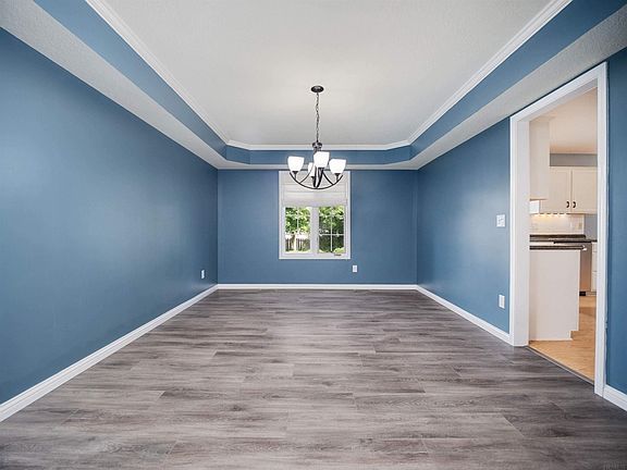 5th image of 10526 Willow Creek Dr