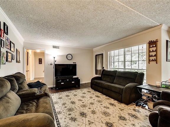3rd image of 2565 Brandywine Dr