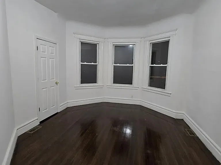 43 Treacy Ave #1L — Photo 2
