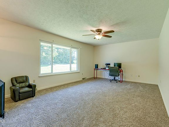 5th image of 2929 Carrollwood Dr