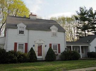 11 Brookside Dr, Cranston, RI 02910