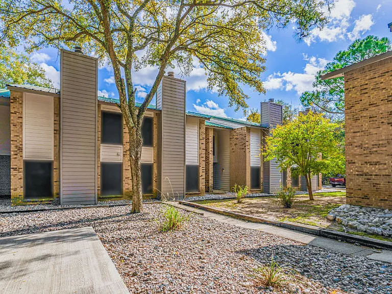 Athena Garden Apartments — Photo 27