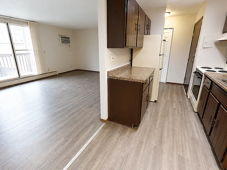 Cedar House Apartments — Photo 25
