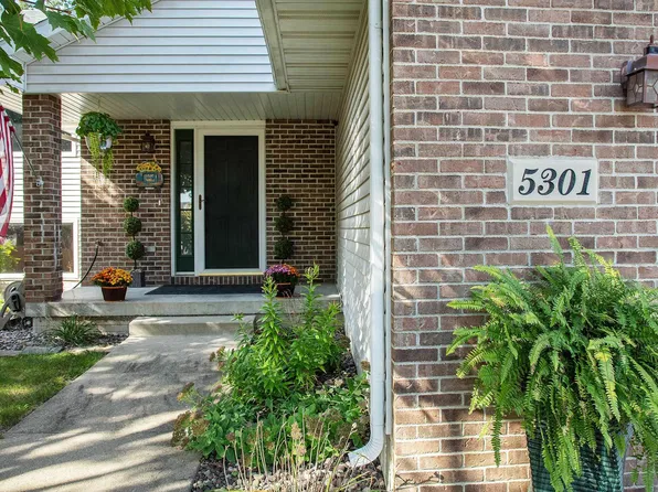 5301 Carey Dr, Cedar Falls, IA 50613