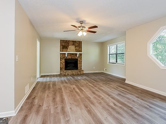 2nd image of 8050 Sumit Wood Dr NW