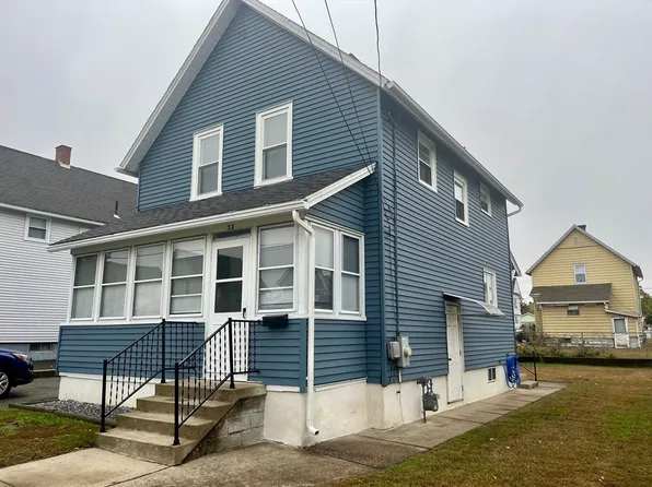 32 Hampshire St, Ludlow, MA 01056