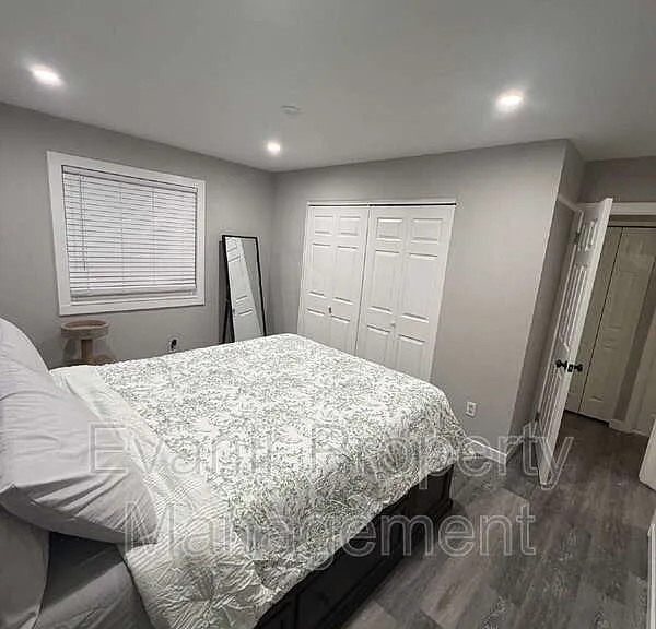 11884 Hamden Dr — Photo 9
