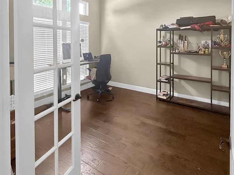 10700 Lariat Trail Dr — Photo 3
