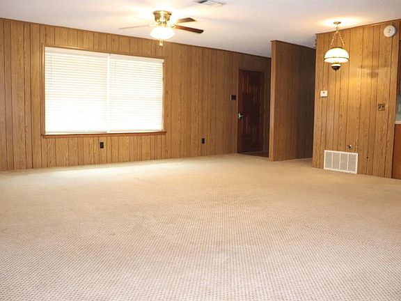 5th image of 207 Knight St