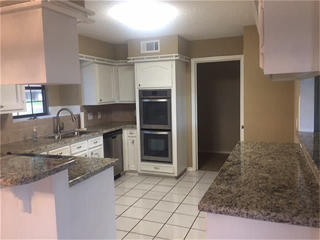 1st image of 910 Paulette Dr